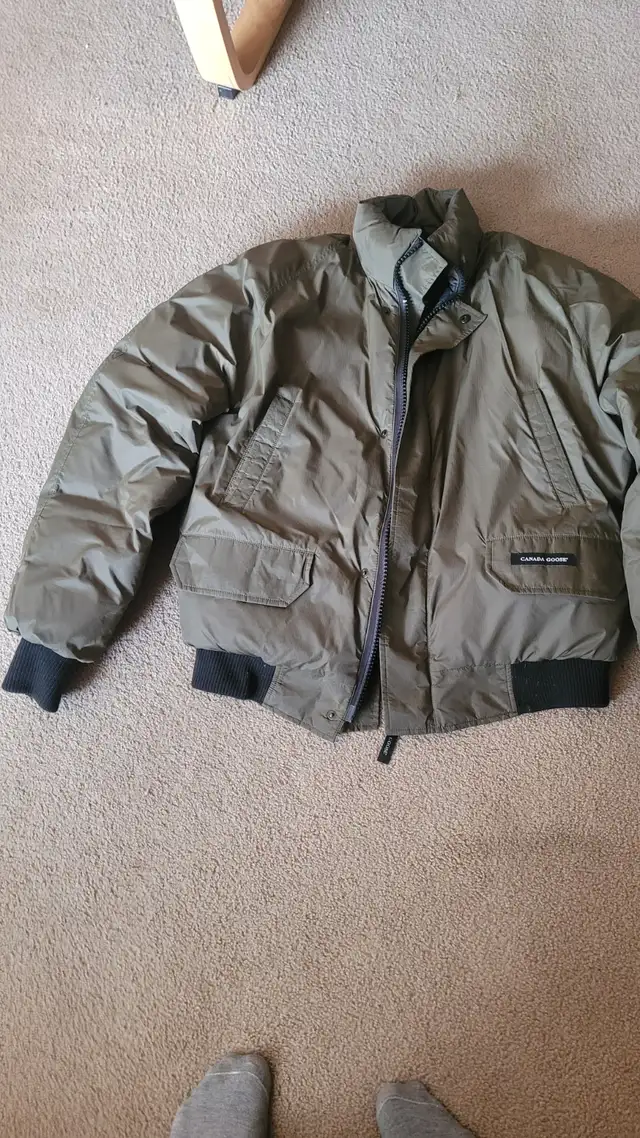 Canada goose winterforce jacket in Women's - Tops & Outerwear in Calgary - Image 2