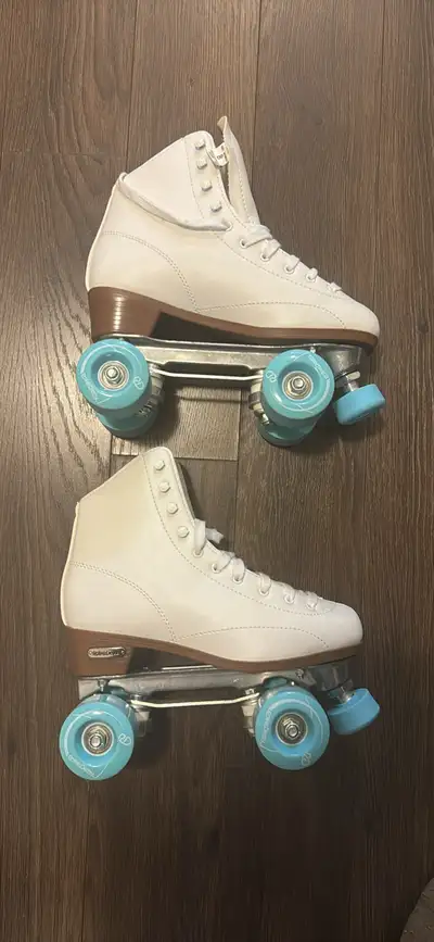 Roller Skates - (like new) women’s size 8, View more