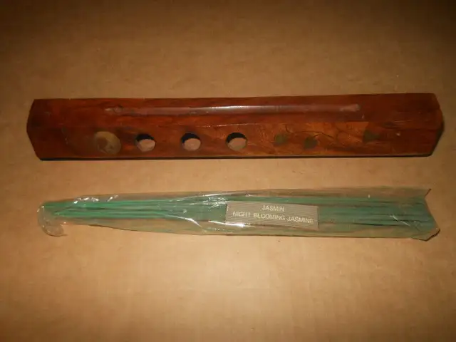 Incence stick burner holder stand in Other in City of Montréal - Image 3