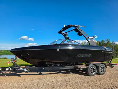 Immaculately Maintained, Like New Pristine Condition! Standard Features Malibu G35 Tower Black Rack...