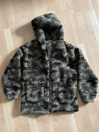 Aeropostale Sherpa Fleece Camo, women’s small/medium, View more