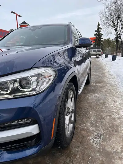 Premium package Heated leather seats Heated wheel 360 sensors and camera Panoramic sunroof Apple car...