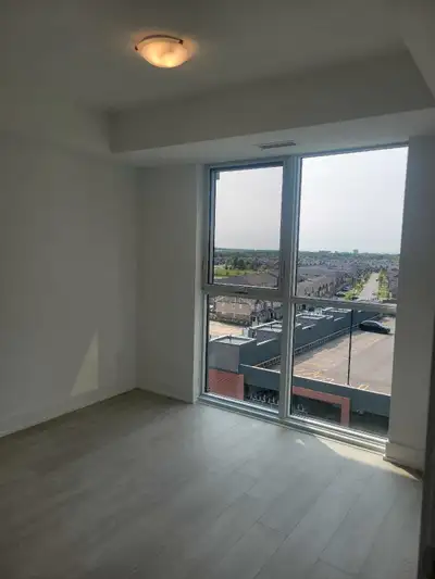Stunning 1 Bed + Den Condo with Parking | UC Tower 3 | 7th Floor