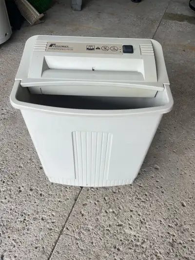 I have a paper shredder for sale, asking 30.00