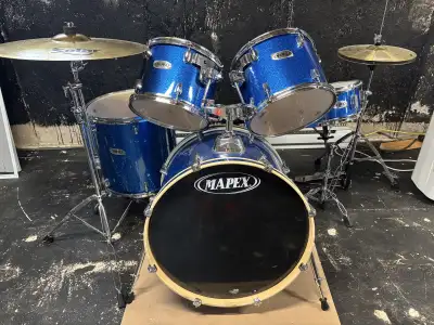 Drum set / Kit de batterie Mapex, View more