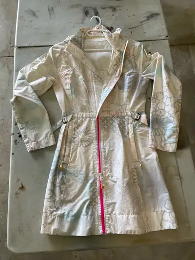 This is a Lululemon rain jacket, Size XS, and is in great shape! Paid just over $120.00 a few years...