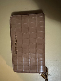 Michael kors wallet. Never used