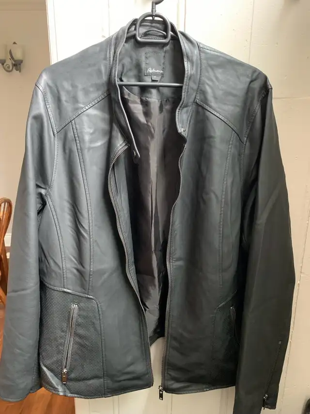 Women’s faux leather bomber jacket in Women's - Tops & Outerwear in Oshawa / Durham Region - Image 2
