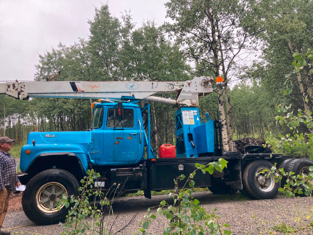 weldco hydra-lift 8 ton picker in Heavy Equipment in Grande Prairie