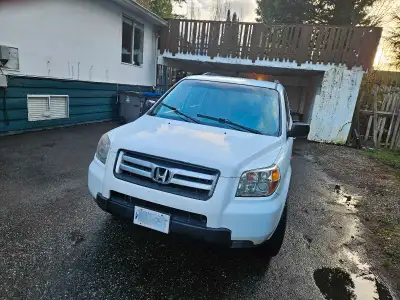 Great driving & family vehicle with room to sit 8 passengers. The interior is perfect and has power...