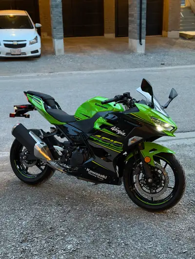 CERTIFIED / SAFETIED Carfax available Clean title Selling my 2018 Kawasaki Ninja 400 ABS in excellen...