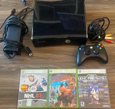 Console Xbox 360 Slim + 3 jeux **Voir description, View more