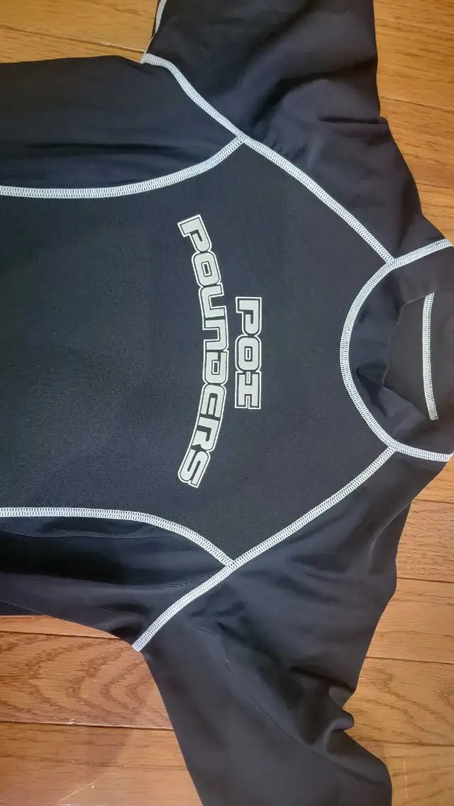 Wetsuit for women in Water Sports in Markham / York Region - Image 4