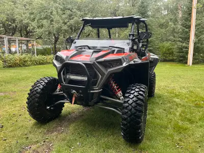 Rock crawler edition. Comes with smaller stock fender flares and some spare oil. Located near Winfie...