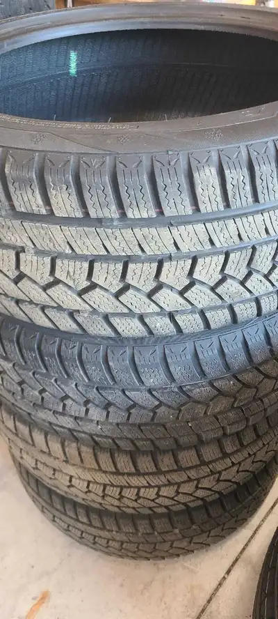 MIRAGE MR-W562 SNOW TIRES 225 45 R18 GREAT SHAPE , LIKE NEW USED 1 SEASON ALL 4 TIRES $ 325 SLICK AU...