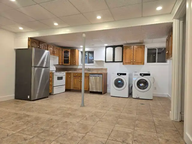 2 bedroom suite for rent