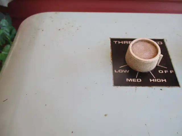 Vintage Electrohome Box Floor Fan 652-1 - with Original Box in Indoor Lighting & Fans in New Glasgow - Image 7