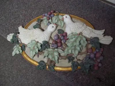 DOVE GRAPE WALL PLAQUE, View more