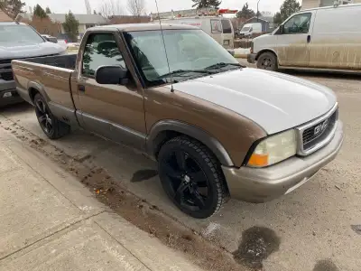 03 Chevy s10,4.3l,auto,cruise,manual locks/windows, 330km Runs an drives good. Is used everyday for...