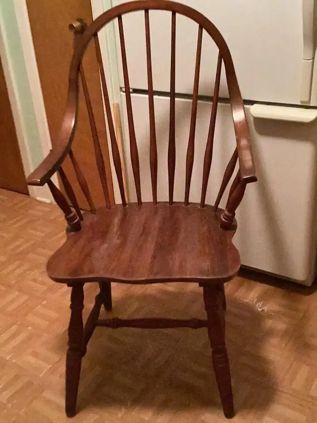 chaise de cuisine en bois in Chairs & Recliners in Laval / North Shore - Image 2
