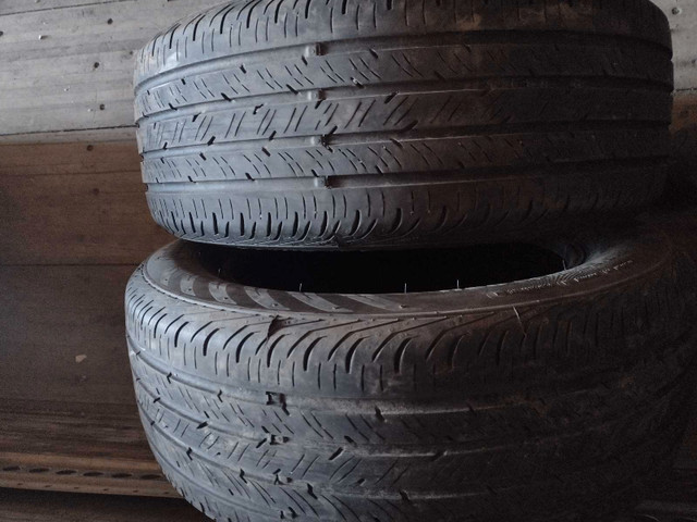 2 pneus d'été 215/55r16 continental en bon état  dans Pneus et jantes  à Victoriaville