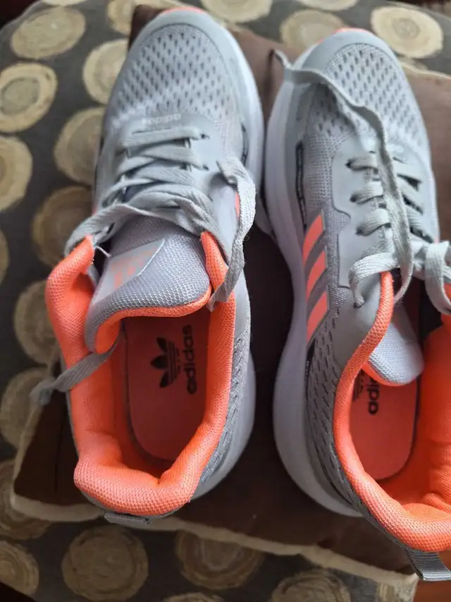 sports shoes Adidas in Men's Shoes in City of Montréal - Image 5