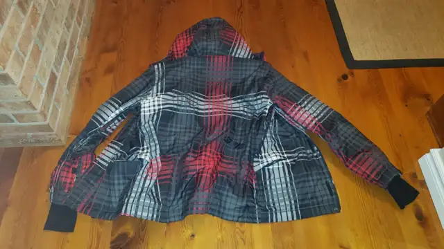 O'Neill Escape Series Ski / Snowboard jacket, Size Medium in Men's in Kitchener / Waterloo - Image 4