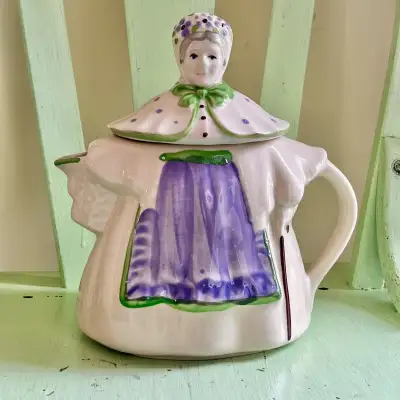 Vintage 1940s Granny Ann Teapot, View more