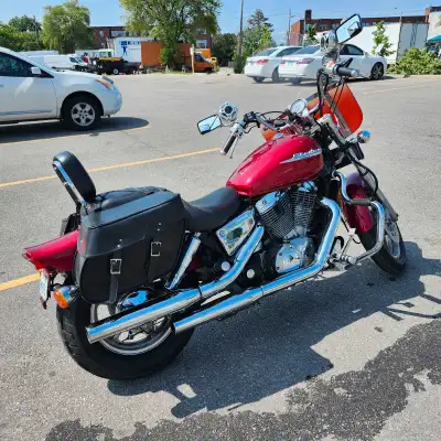 Oil changed today. Pictures taken today. 300 KM ride today. This bike has been owned by an RTI Ridin...