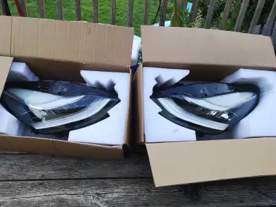 Selling a pair of OEM LED headlights from a 2019 Tesla Model 3 performance. These headlights are in...