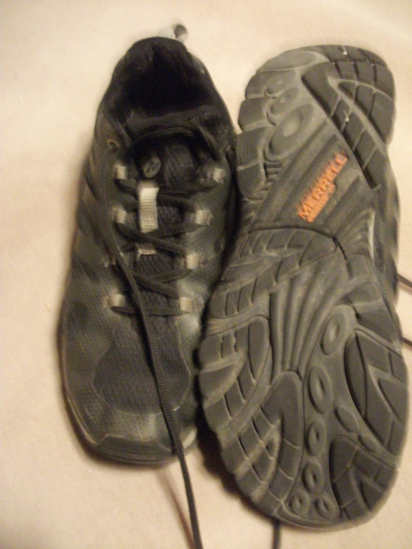 Soulier  Merrell  homme  grandeur usa= 9 uk= 8.5 dans Chaussures pour hommes  à Sherbrooke - Image 2