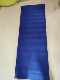 Blue yoga mat excellent condition