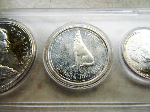 1967 SILVER COIN SET pl Centennial CANADIAN in case Uncirculated in Arts & Collectibles in Brantford - Image 2