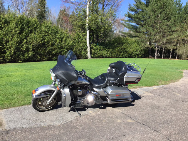 2003 Harley Davidson Ultra Classic 100 Year Anniverary in Touring in Pembroke - Image 3
