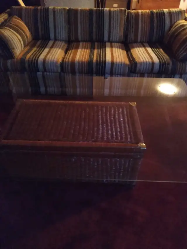 Wicker Trunk with Oversized Glass Top in Coffee Tables in City of Toronto - Image 2