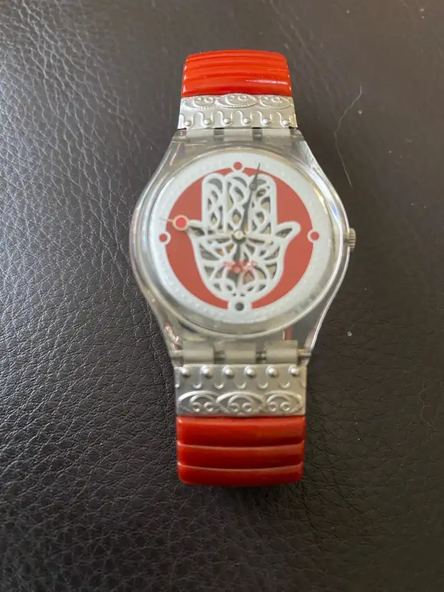 Montre swatch main de fatma suisse  in Jewellery & Watches in City of Montréal - Image 2