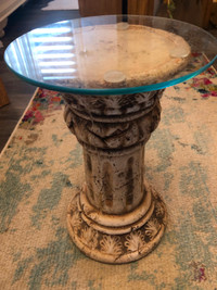 Small decorative accent pillar