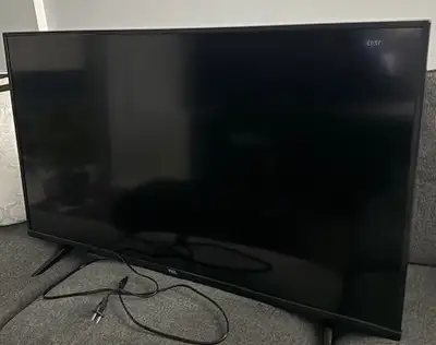 Hello - I am selling a 43" TCL ROKU TV which has power but screen turns on for 1 second then black....