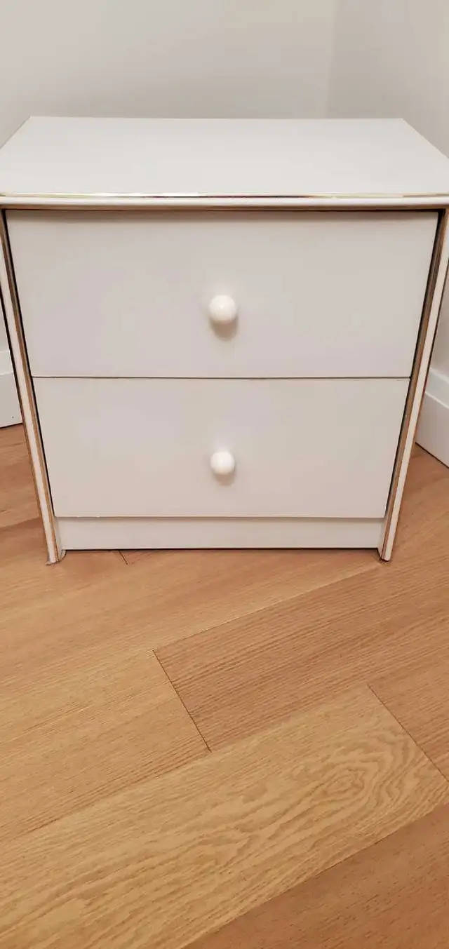 Nightstand in Dressers & Wardrobes in Oshawa / Durham Region - Image 2