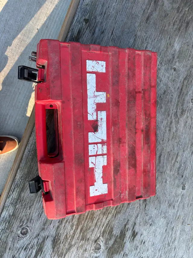 Hilti hammer drill in Power Tools in St. Catharines - Image 3