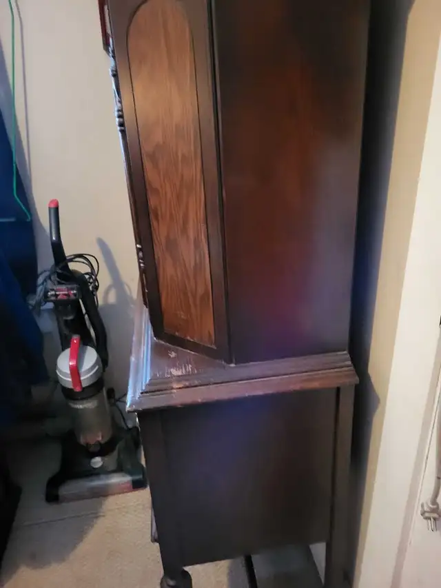 Rare Antique Hutch in Hutches & Display Cabinets in Belleville - Image 7
