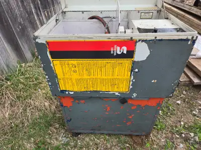 Selling a parts washer, does work just doesn’t get used. I am selling for someone else, so; ** DO NO...