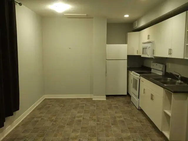 One Bedroom Suite – Harbour Landing  - April 1