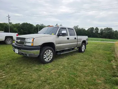 2003 Silverado 2500HD LB7 Duramax Grey cloth interior (no rips or tears) 2020 Denali 20" wheels Bran...