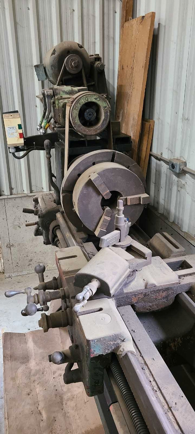Metal lathe in Power Tools in Stratford - Image 4