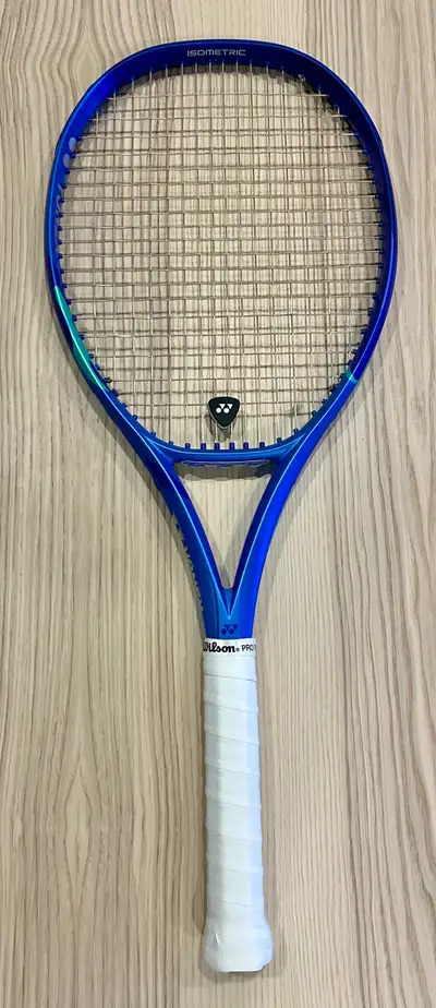 Yonez Ezone 100L tennis Great condition!, View more
