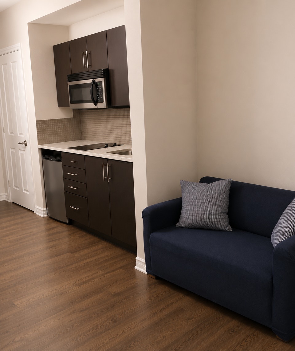 Fully furnished Studio + private balcony in downtown Ottawa 3