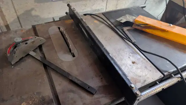 Rockwell Beaver 10in Table Saw in Power Tools in London - Image 10