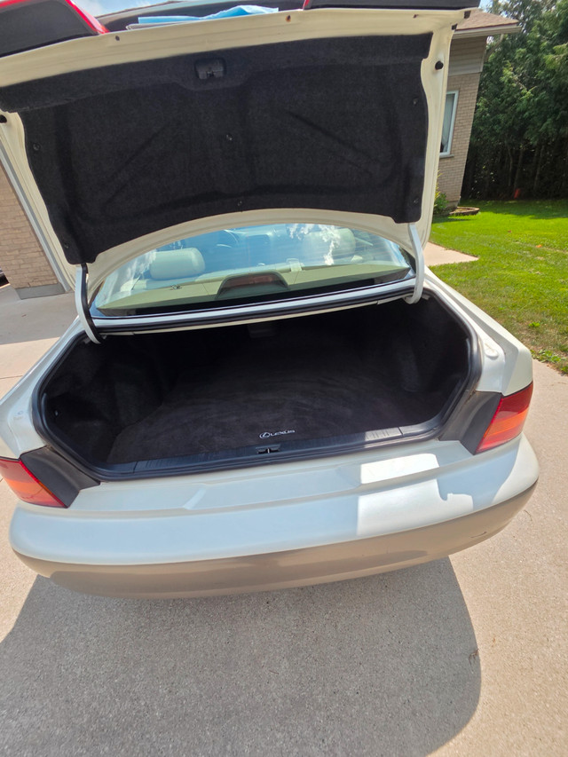 1998 Lexus ES300 4 Door Sedan in Cars & Trucks in Owen Sound - Image 4