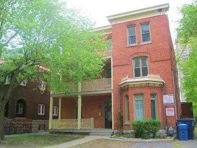 *NEW* 4 BDR- OTTAWA UNIVERSITY- SOMERSET @ ELGIN STREET- AUG 1ST